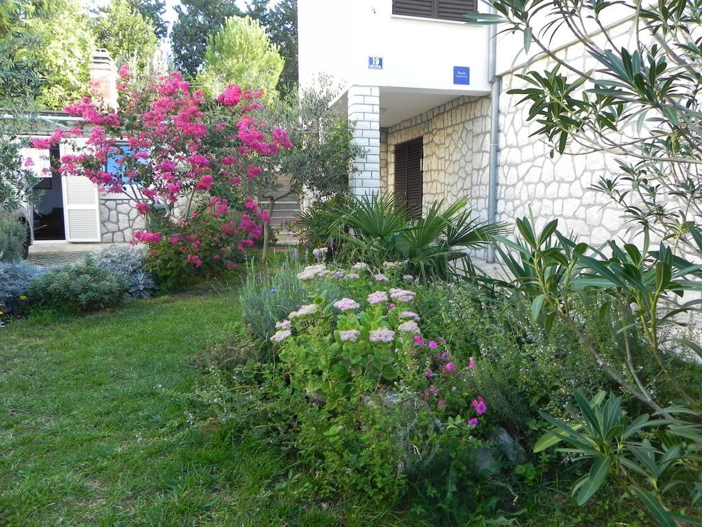 Apartments Katalenic Selce Exterior foto